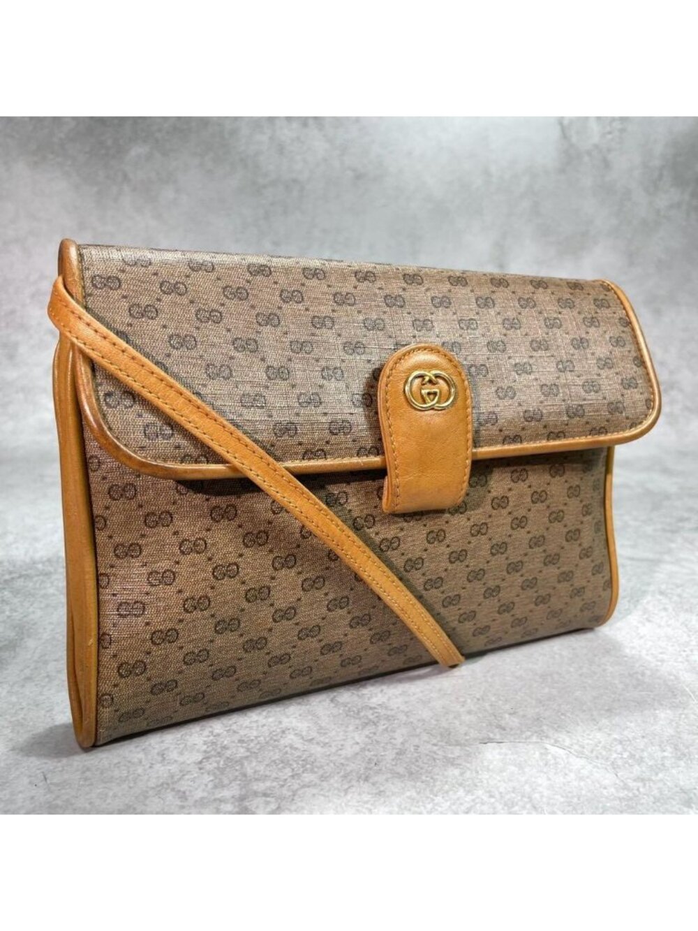 Gucci GG Shoulder Bag Brown Beige Leather Logo